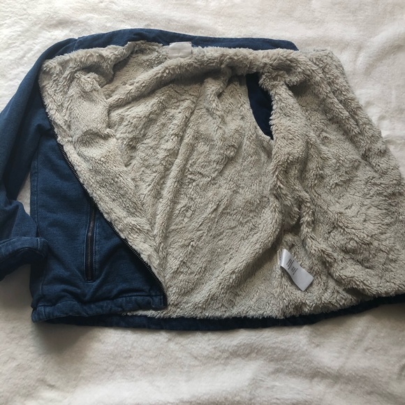 Crazy 8 faux fur size M jacket - Picture 4 of 6